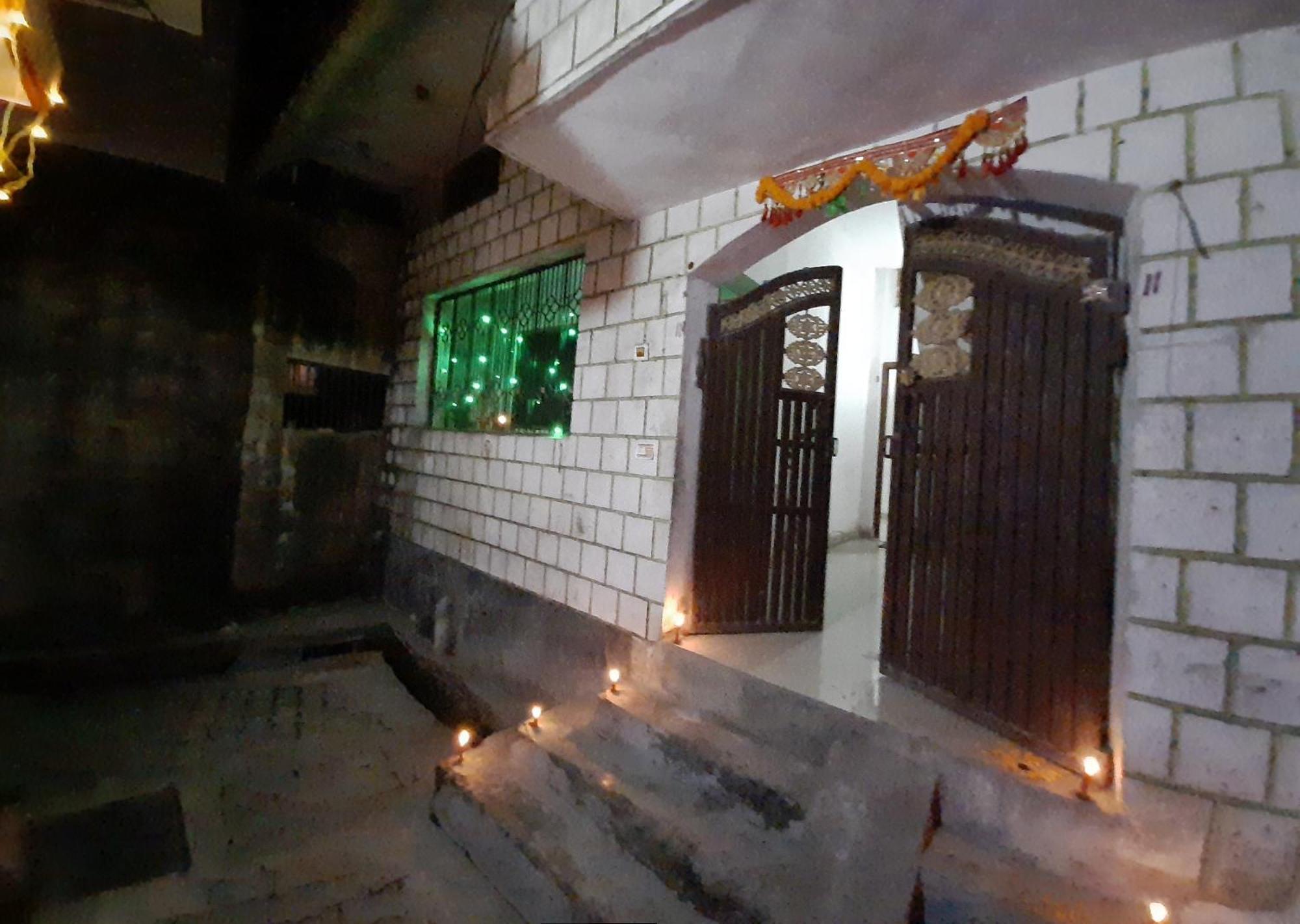 Gokul Pg Homestay Gorakhpur Buitenkant foto