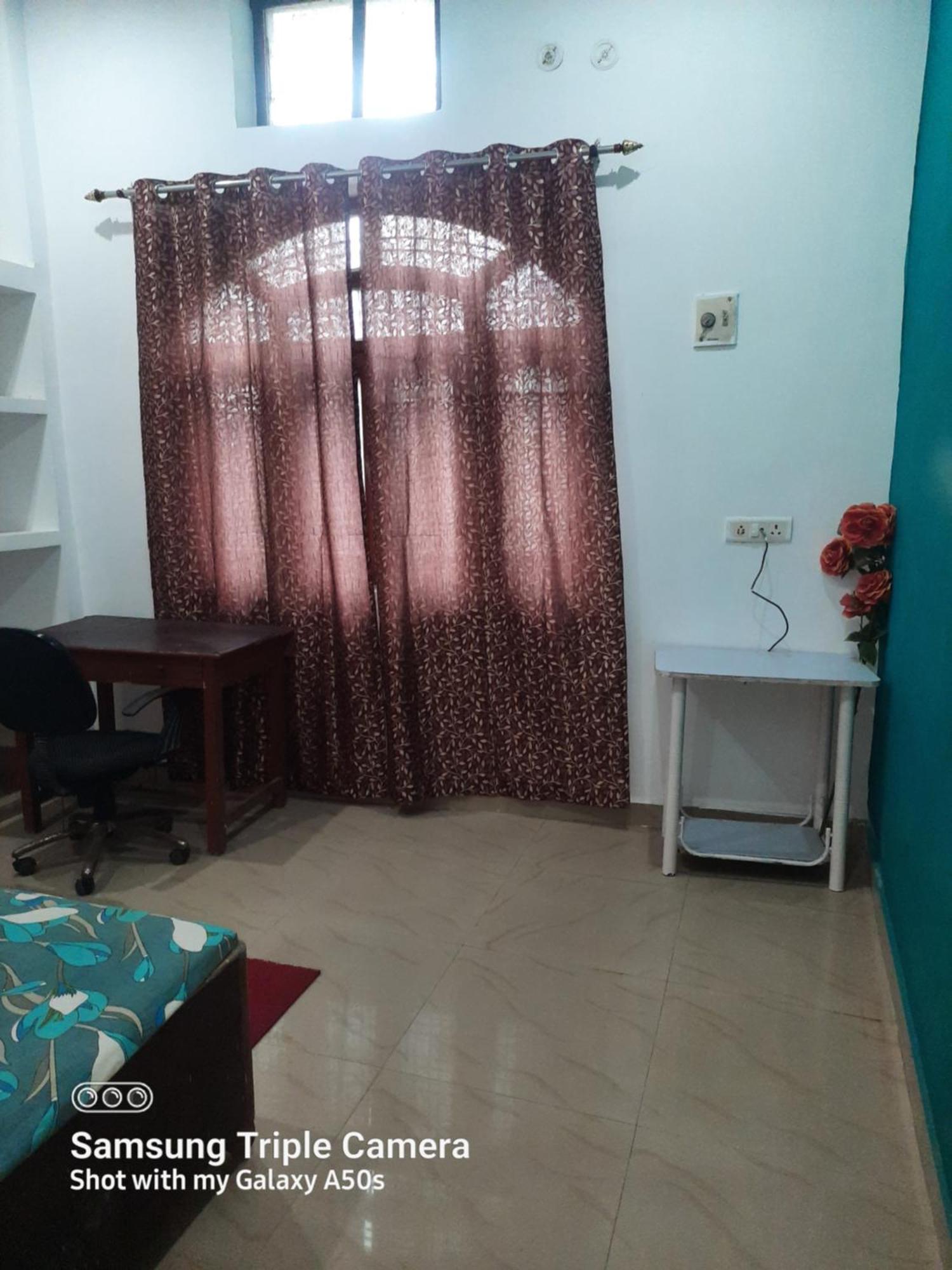 Gokul Pg Homestay Gorakhpur Buitenkant foto