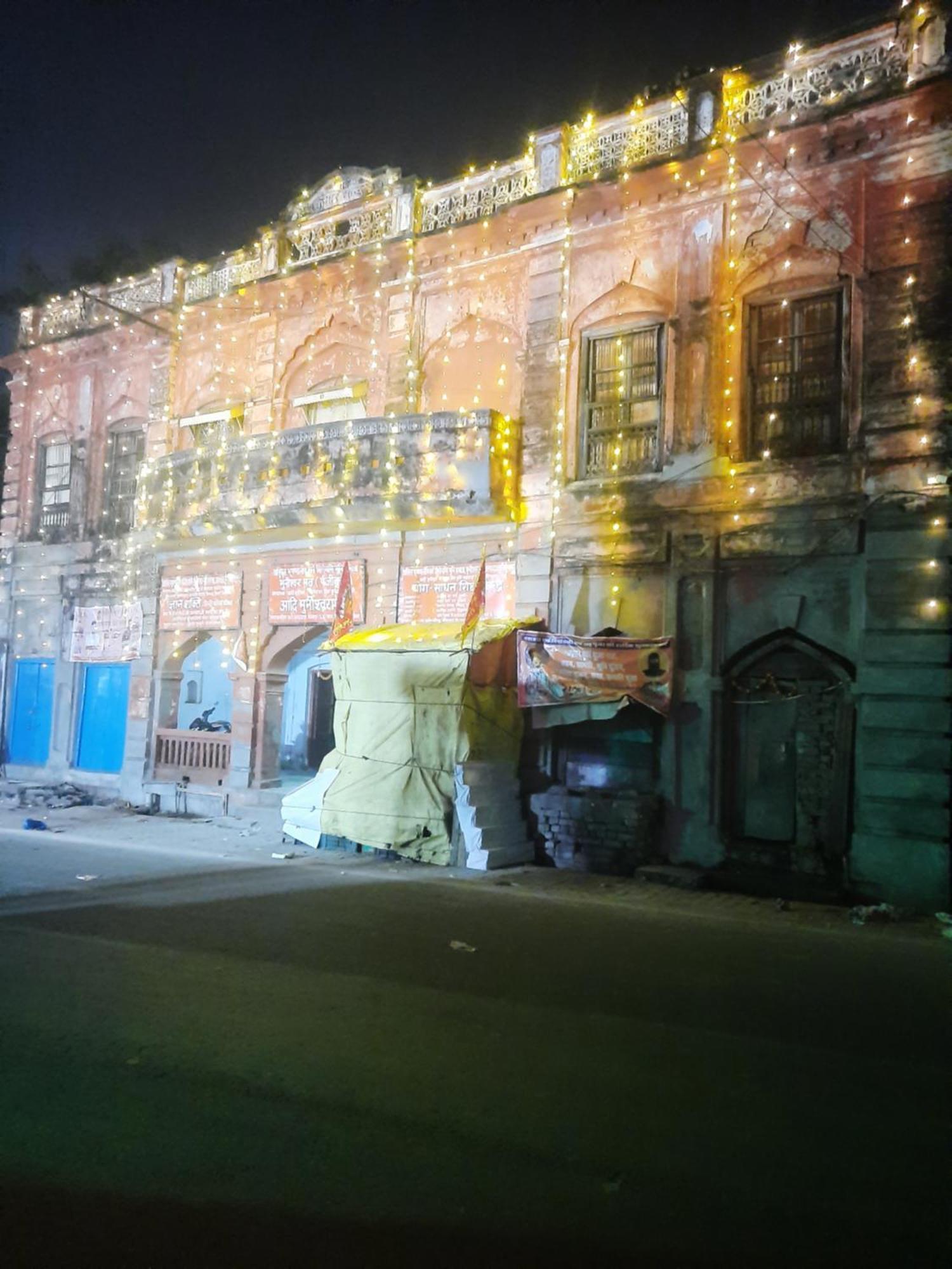 Gokul Pg Homestay Gorakhpur Buitenkant foto